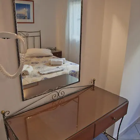 Andreas - Agistri Hotel *